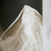 Load image into Gallery viewer, Mountain Vase